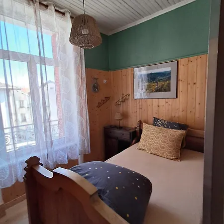 Le Relais De *